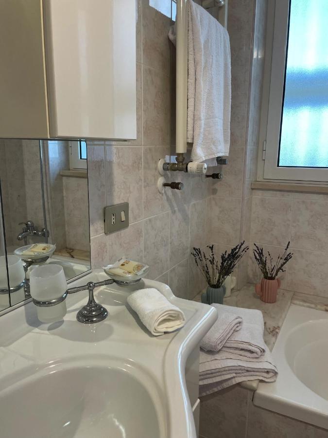 Renza House Chiaia Apartment เนเปิลส์ ภายนอก รูปภาพ