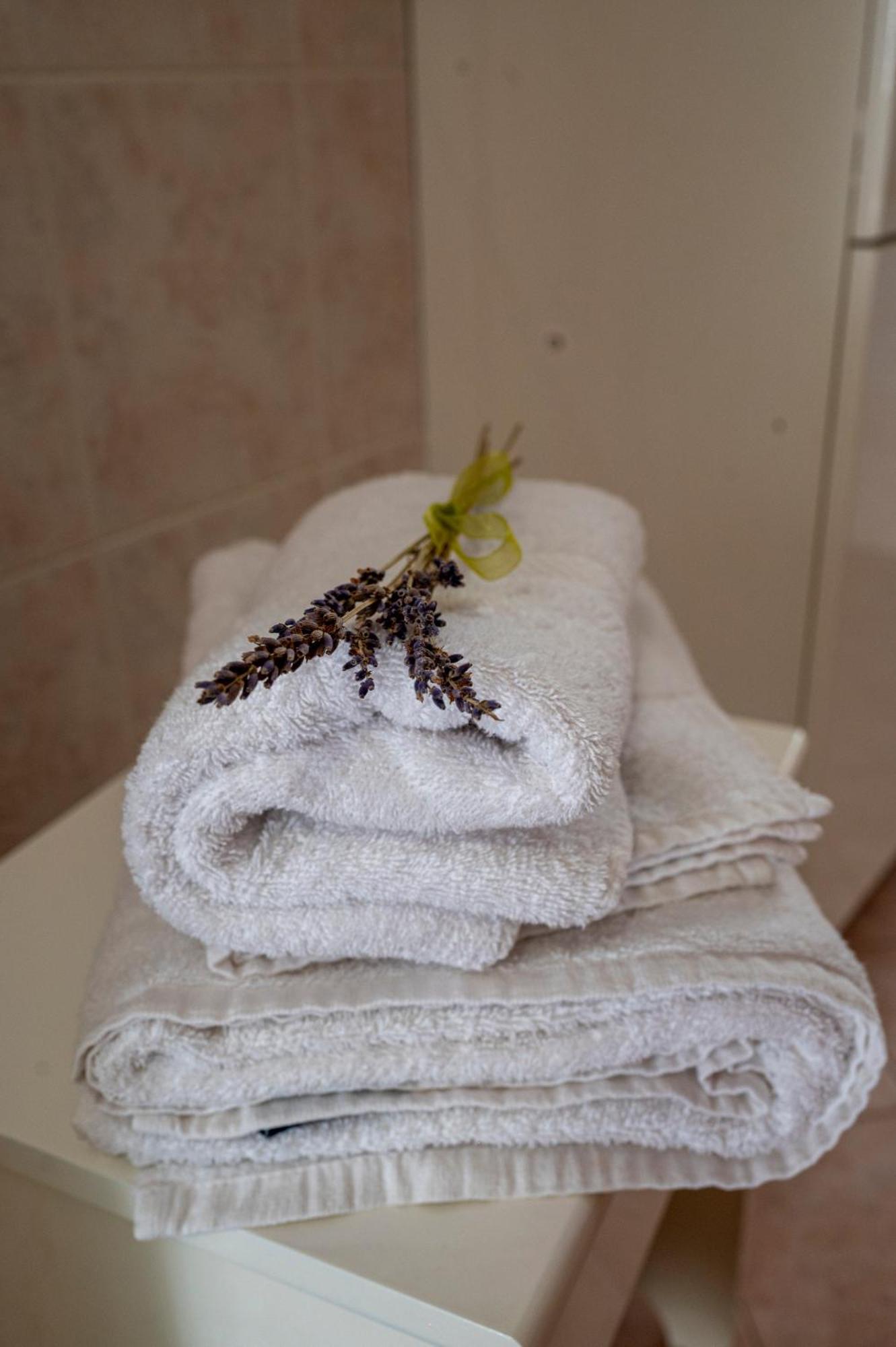 Renza House Chiaia Apartment เนเปิลส์ ภายนอก รูปภาพ