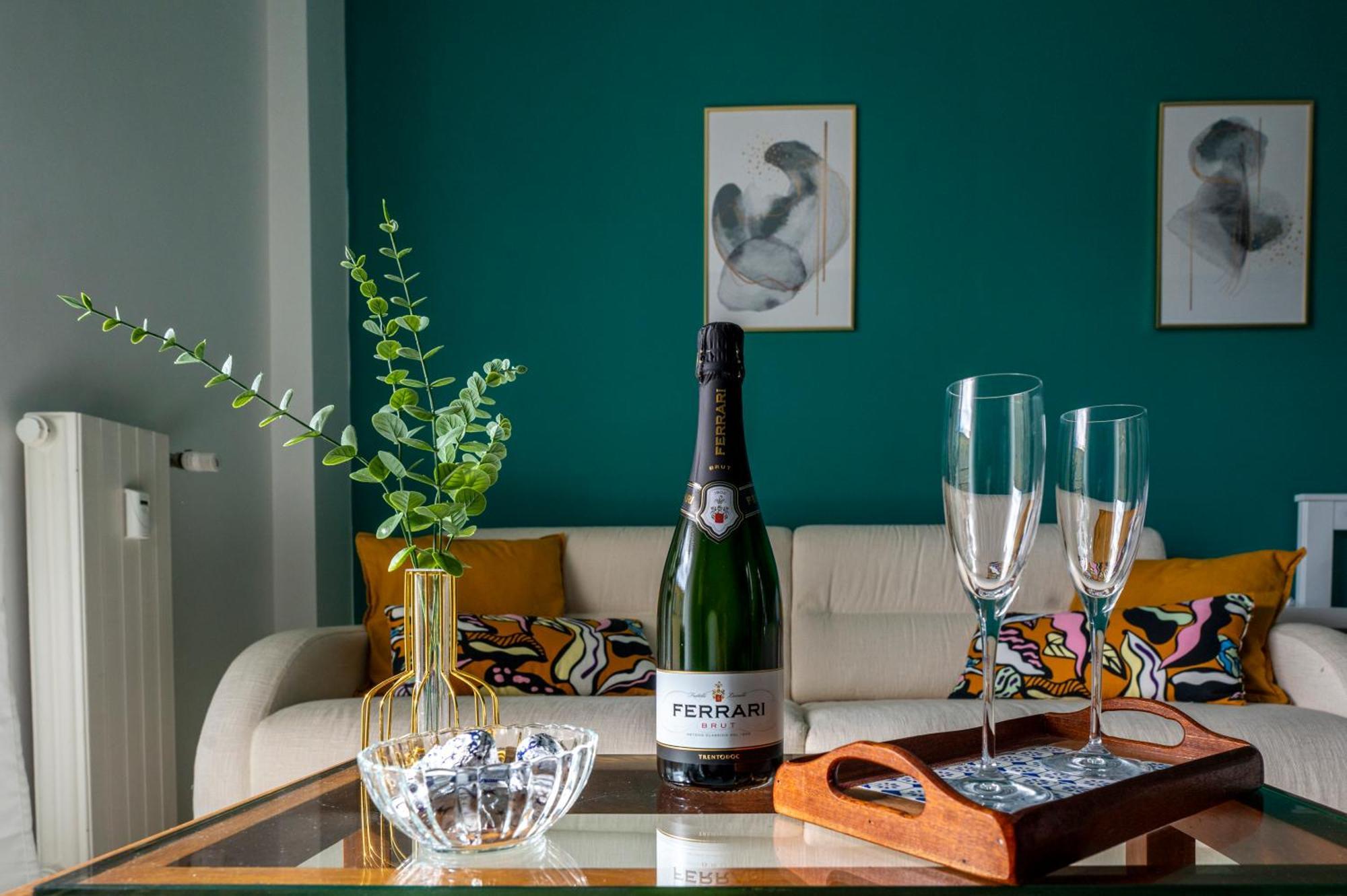 Renza House Chiaia Apartment เนเปิลส์ ภายนอก รูปภาพ