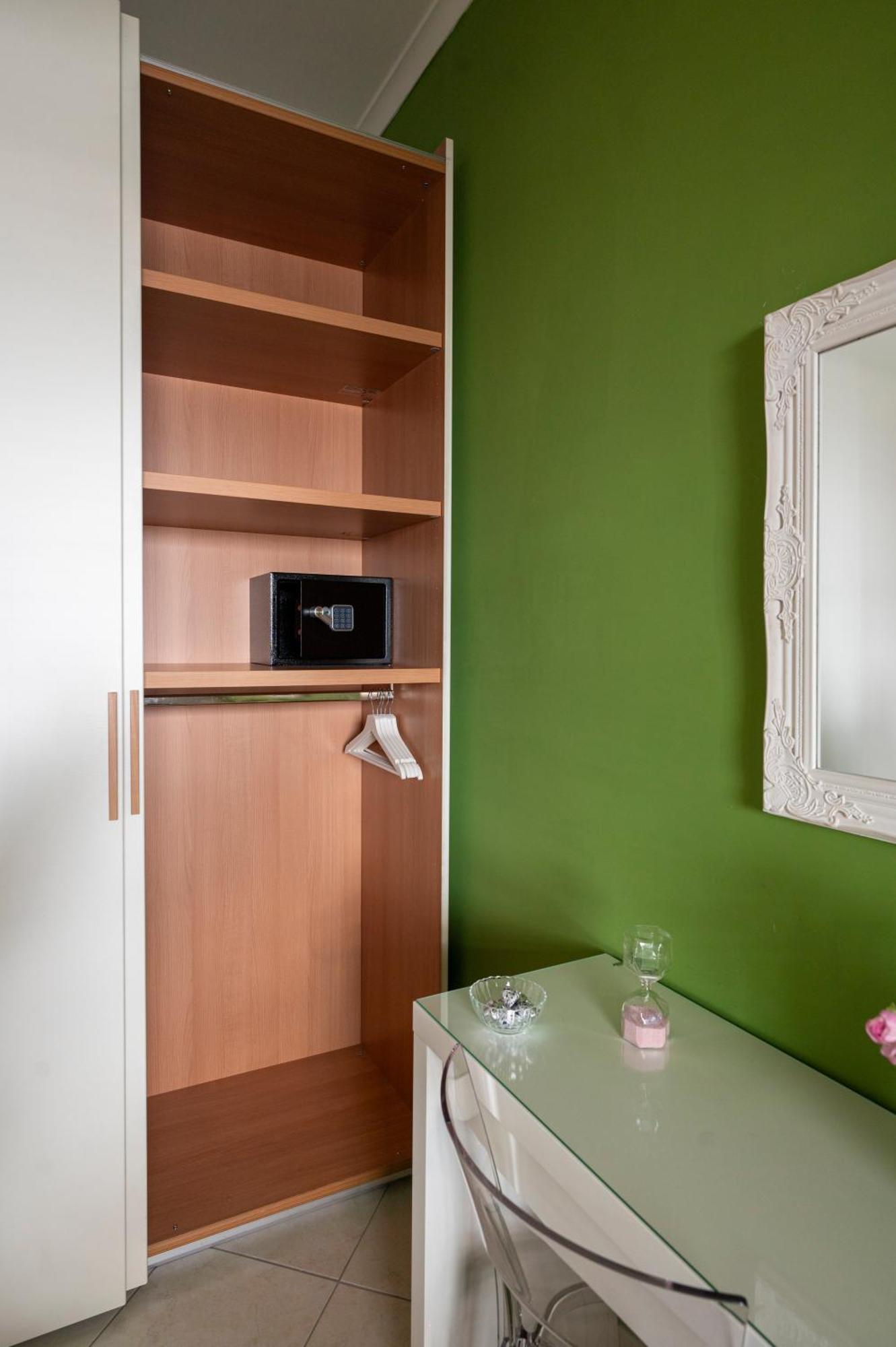 Renza House Chiaia Apartment เนเปิลส์ ภายนอก รูปภาพ