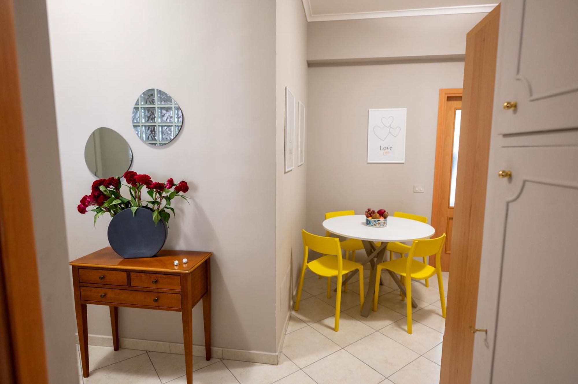 Renza House Chiaia Apartment เนเปิลส์ ภายนอก รูปภาพ